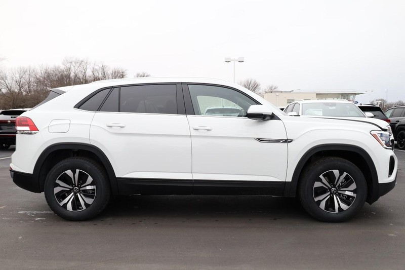 Volkswagen Atlas Cross Sport Vehicle Image 06