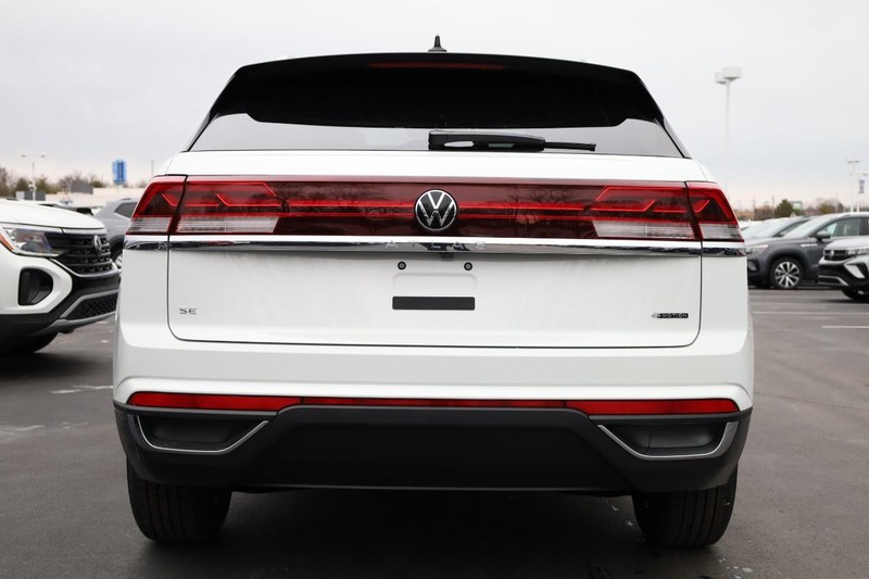 Volkswagen Atlas Cross Sport Vehicle Image 07