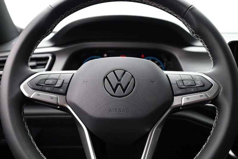Volkswagen Atlas Cross Sport Vehicle Image 10