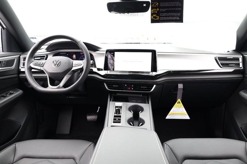Volkswagen Atlas Cross Sport Vehicle Image 23