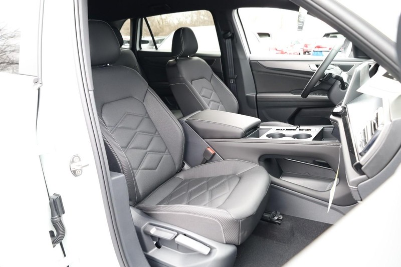 Volkswagen Atlas Cross Sport Vehicle Image 25