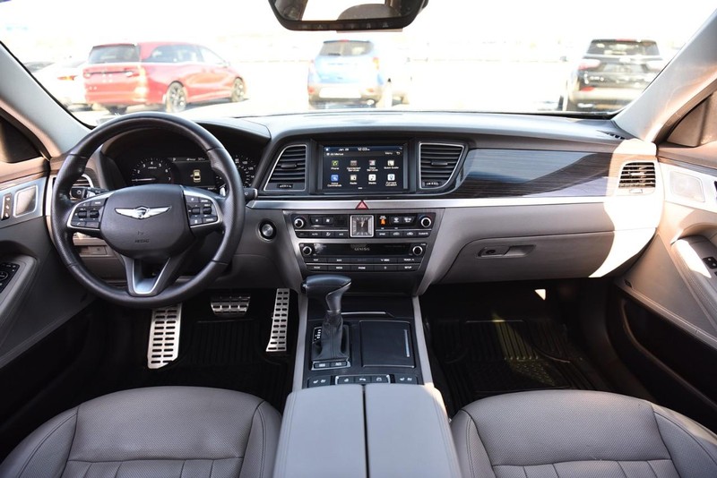 Genesis G80 Vehicle Image 07