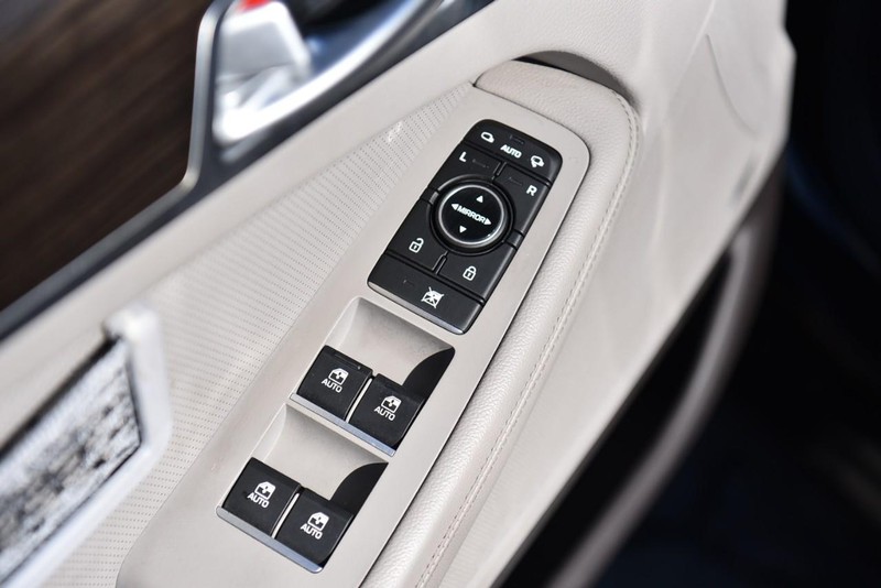 Genesis G80 Vehicle Image 08