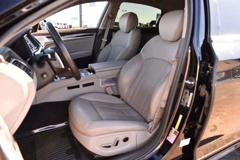 Genesis G80 Vehicle Image 21