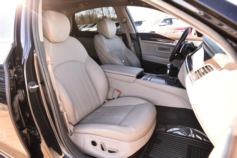 Genesis G80 Vehicle Image 22