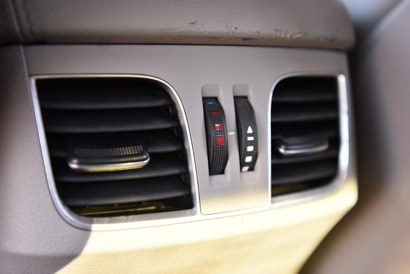 Genesis G80 Vehicle Image 25