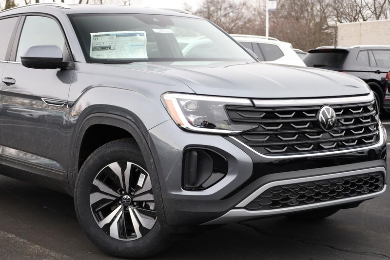 Volkswagen Atlas Cross Sport Vehicle Image 03