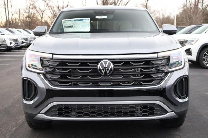Volkswagen Atlas Cross Sport Vehicle Image 05