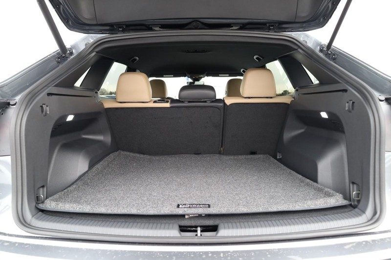 Volkswagen Atlas Cross Sport Vehicle Image 08