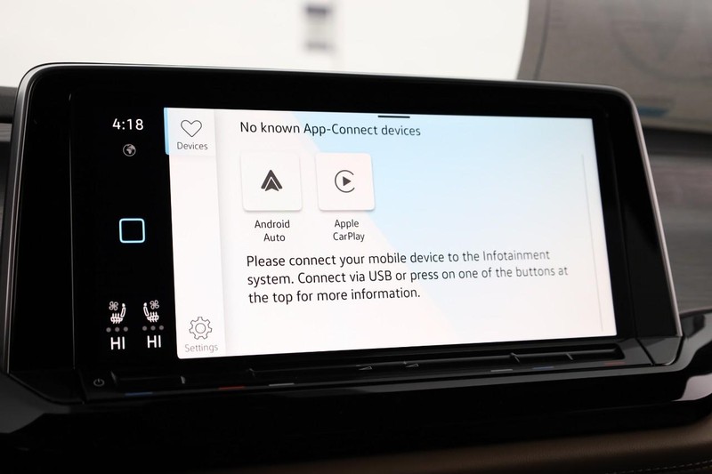 Volkswagen Atlas Cross Sport Vehicle Image 12