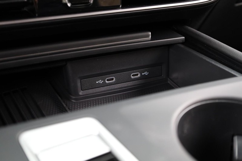 Volkswagen Atlas Cross Sport Vehicle Image 15