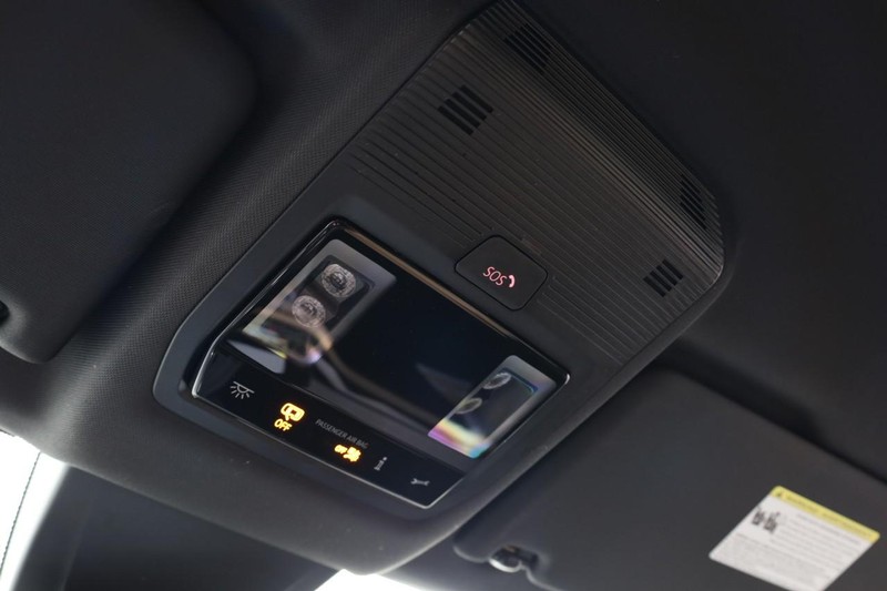 Volkswagen Atlas Cross Sport Vehicle Image 17
