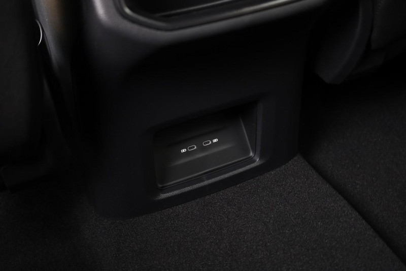 Volkswagen Atlas Cross Sport Vehicle Image 22