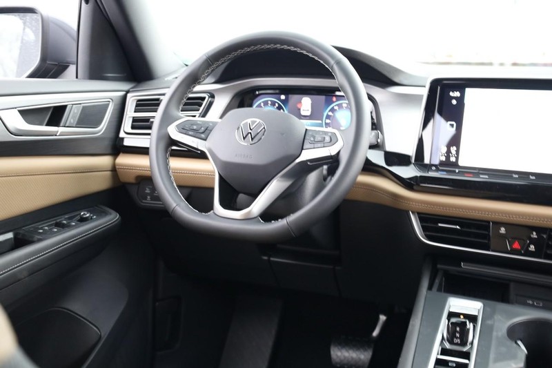 Volkswagen Atlas Cross Sport Vehicle Image 24