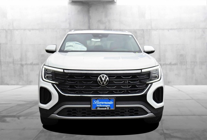 Volkswagen Atlas Cross Sport Vehicle Image 04