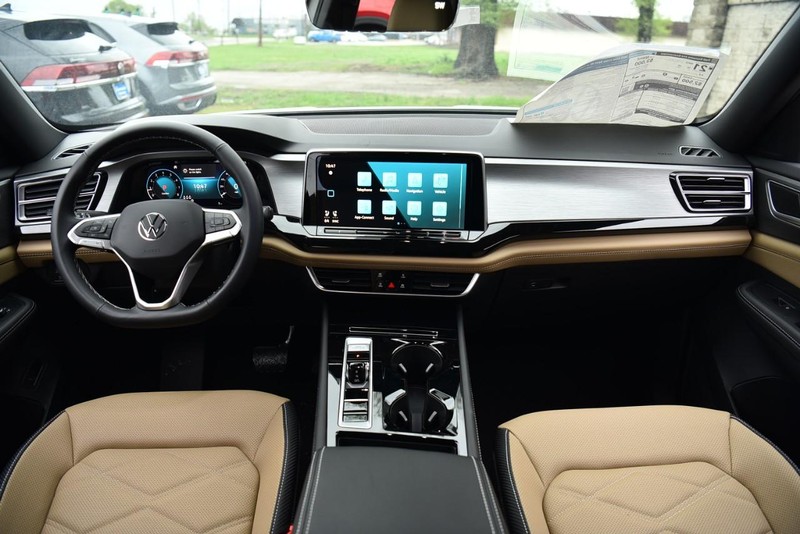 Volkswagen Atlas Cross Sport Vehicle Image 07