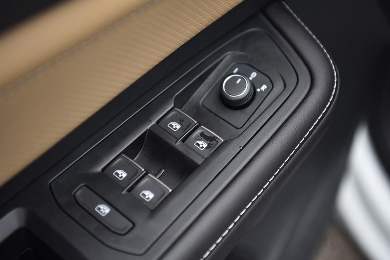 Volkswagen Atlas Cross Sport Vehicle Image 08