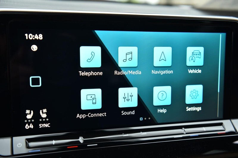 Volkswagen Atlas Cross Sport Vehicle Image 17