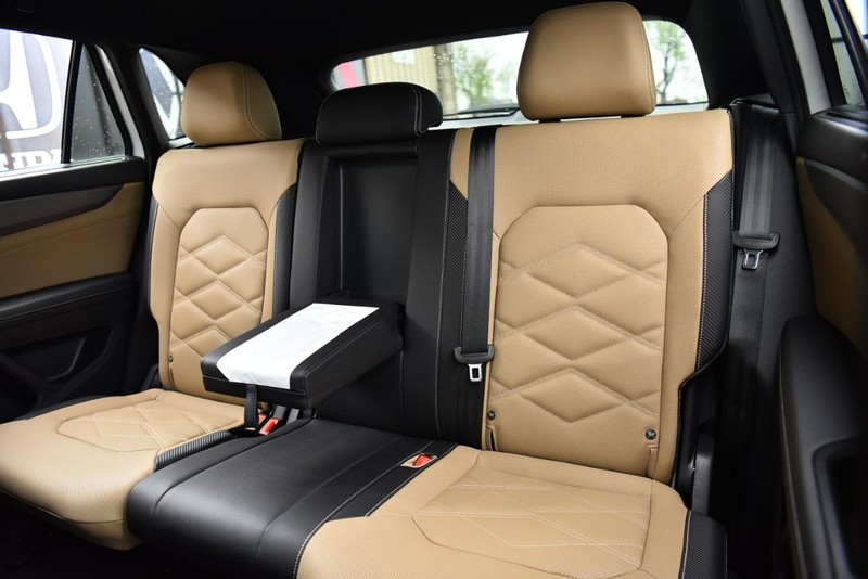 Volkswagen Atlas Cross Sport Vehicle Image 22