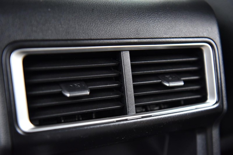 Volkswagen Atlas Cross Sport Vehicle Image 23