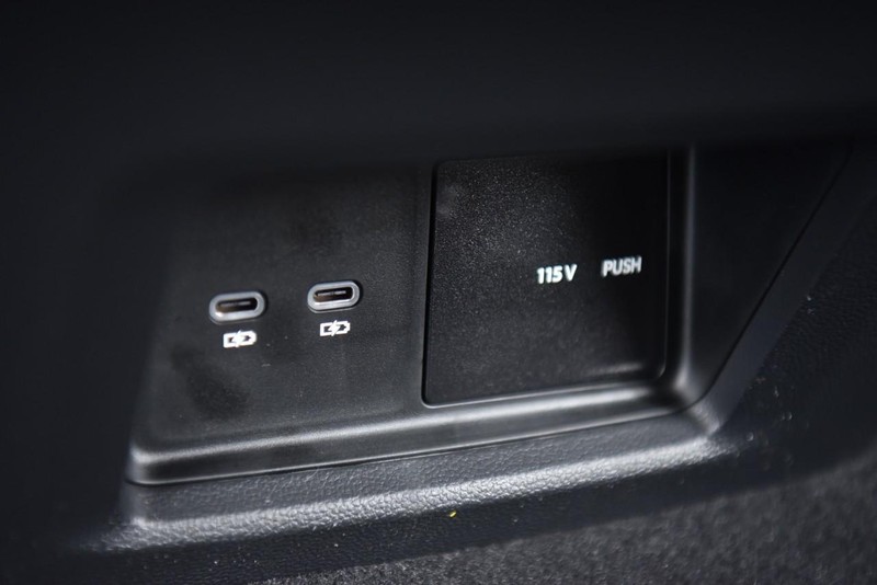 Volkswagen Atlas Cross Sport Vehicle Image 24