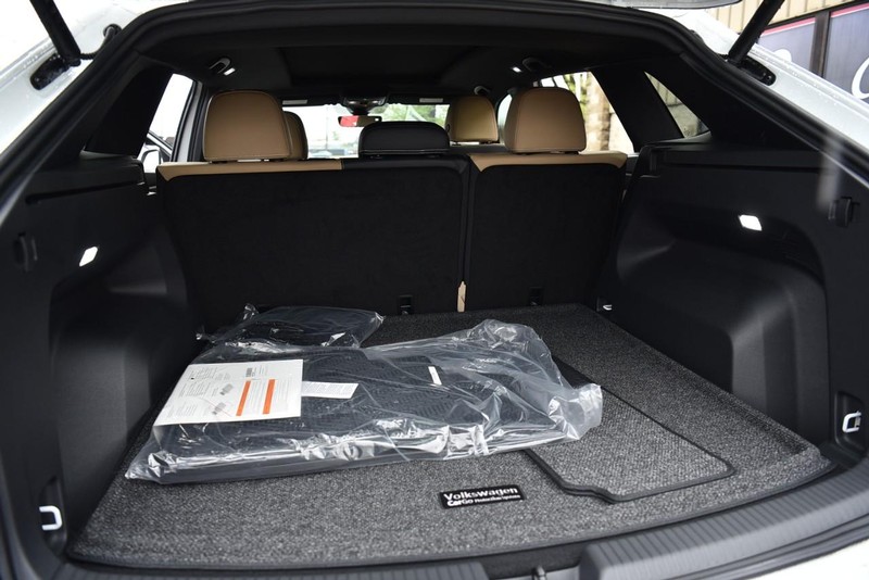 Volkswagen Atlas Cross Sport Vehicle Image 25