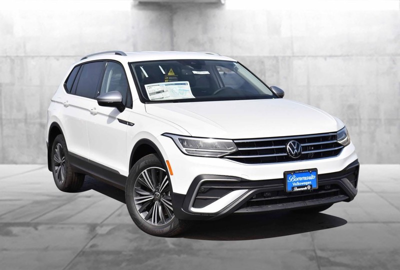 Volkswagen Tiguan Vehicle Image 02