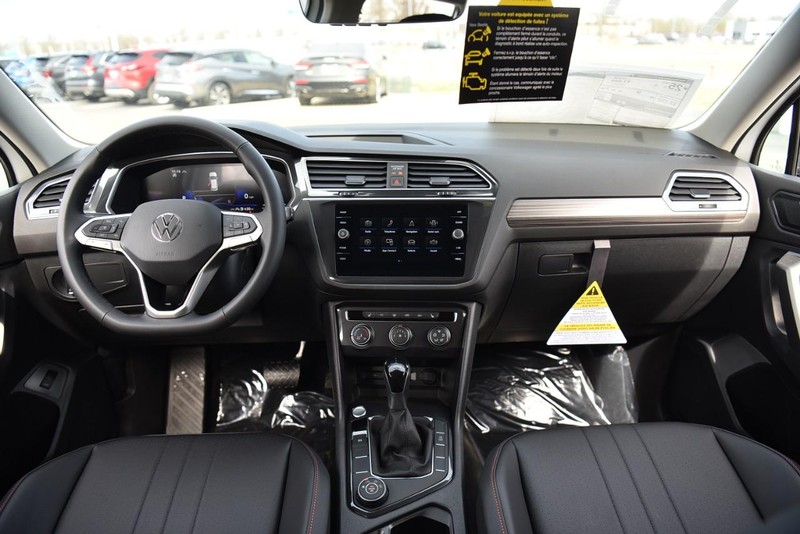 Volkswagen Tiguan Vehicle Image 07