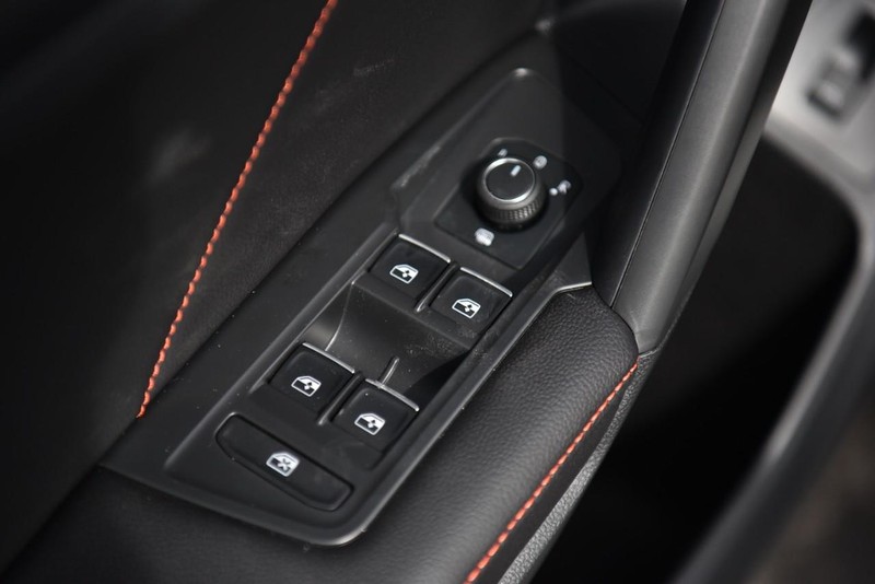 Volkswagen Tiguan Vehicle Image 08