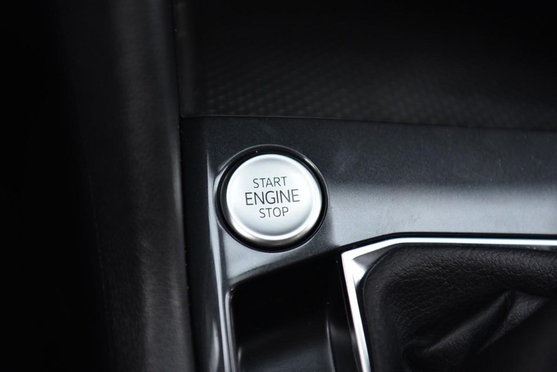 Volkswagen Tiguan Vehicle Image 16
