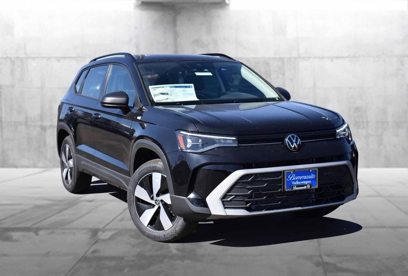 Volkswagen Taos Vehicle Image 02