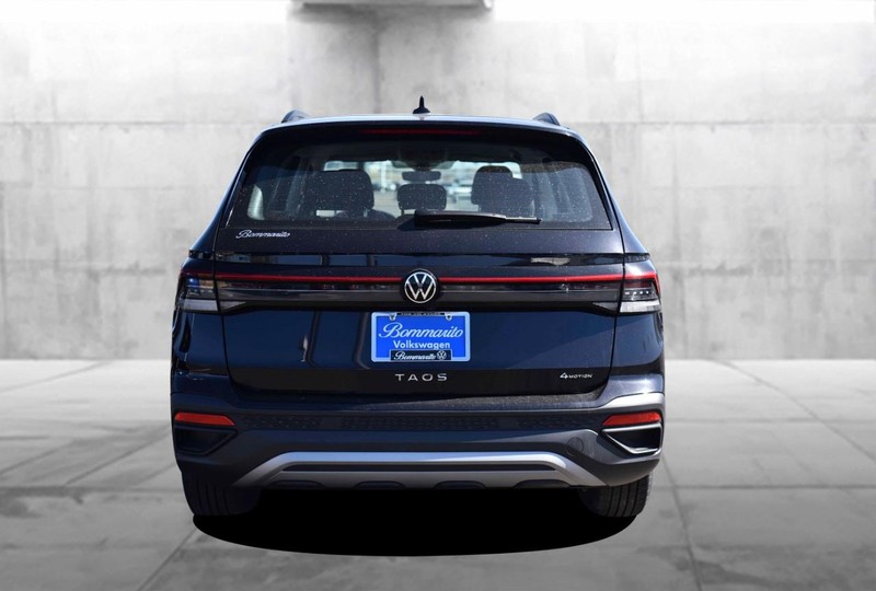 Volkswagen Taos Vehicle Image 06