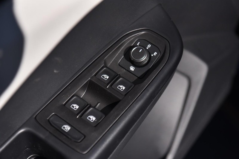 Volkswagen Taos Vehicle Image 08