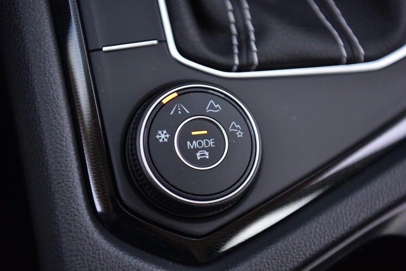 Volkswagen Taos Vehicle Image 16