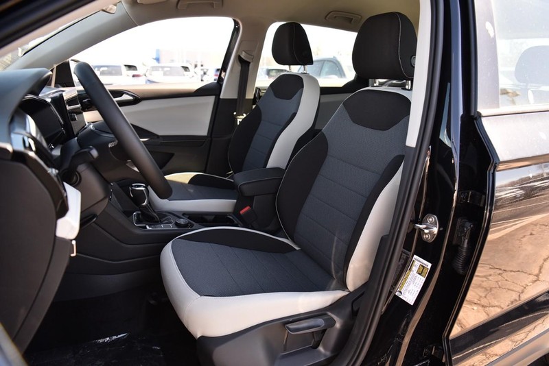 Volkswagen Taos Vehicle Image 20