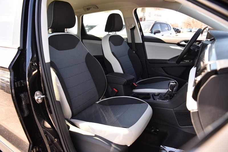 Volkswagen Taos Vehicle Image 21