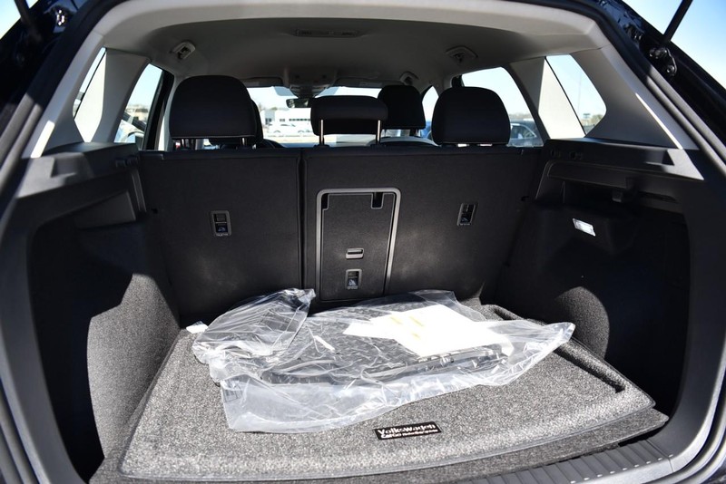 Volkswagen Taos Vehicle Image 23