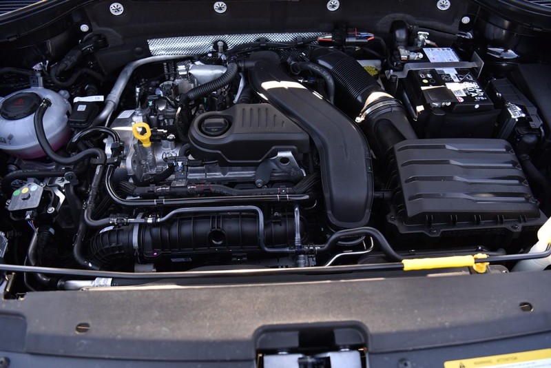 Volkswagen Taos Vehicle Image 24