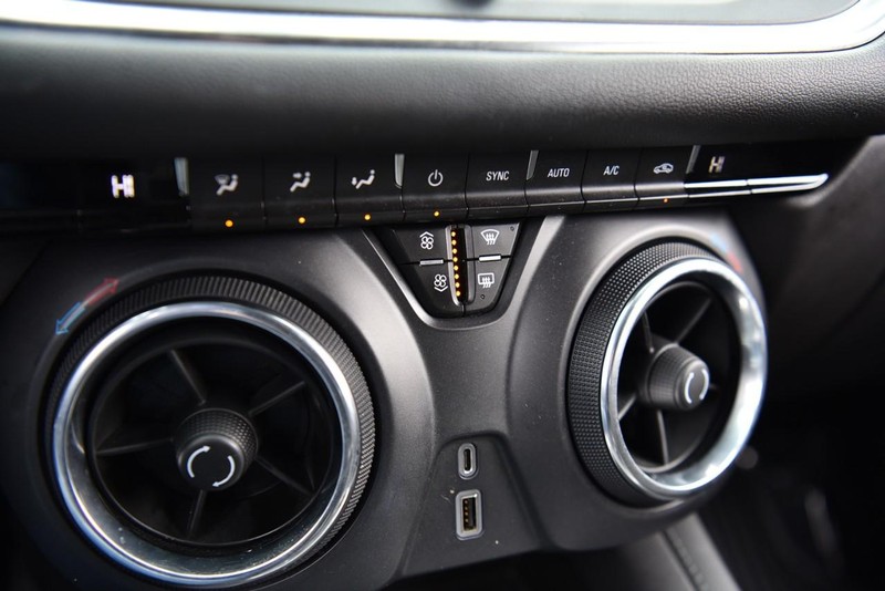 Chevrolet Blazer Vehicle Image 12