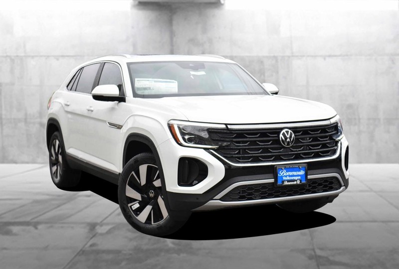 Volkswagen Atlas Cross Sport Vehicle Image 02