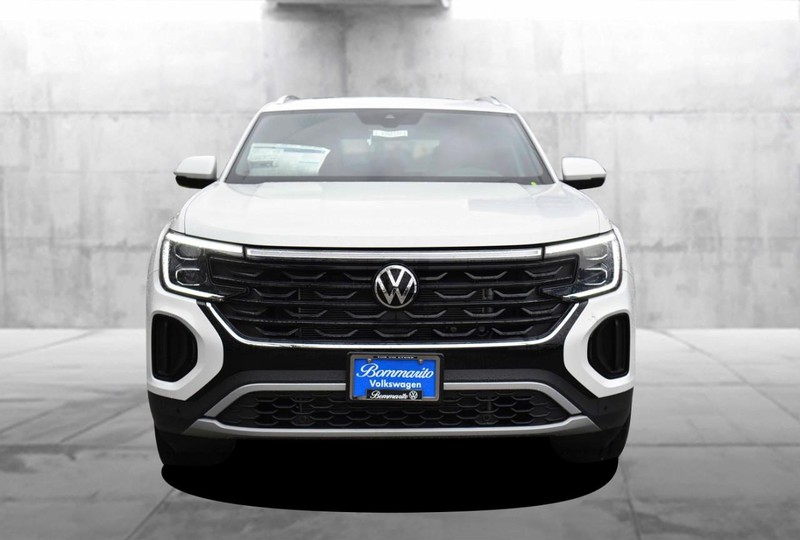Volkswagen Atlas Cross Sport Vehicle Image 04