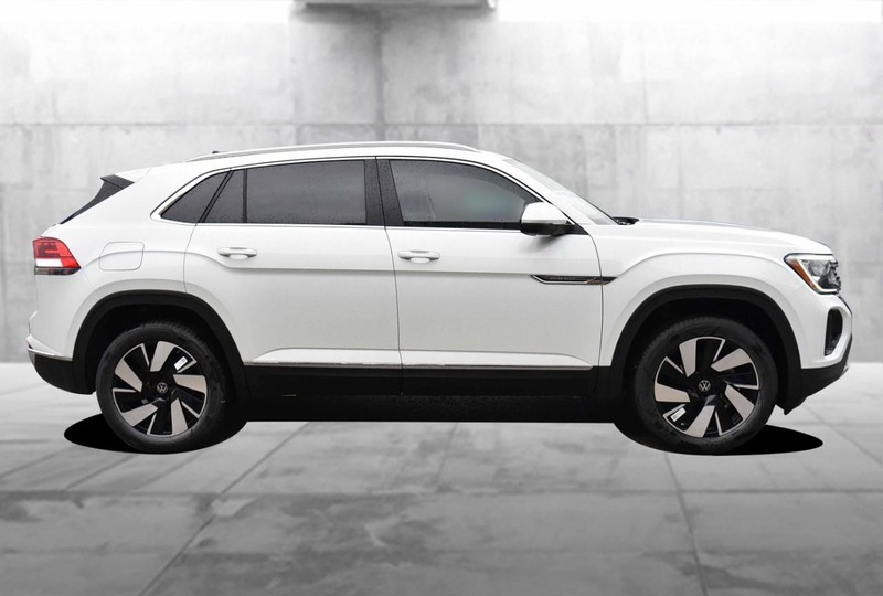 Volkswagen Atlas Cross Sport Vehicle Image 05