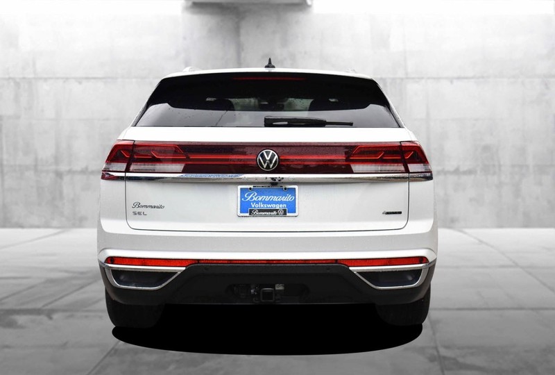 Volkswagen Atlas Cross Sport Vehicle Image 06