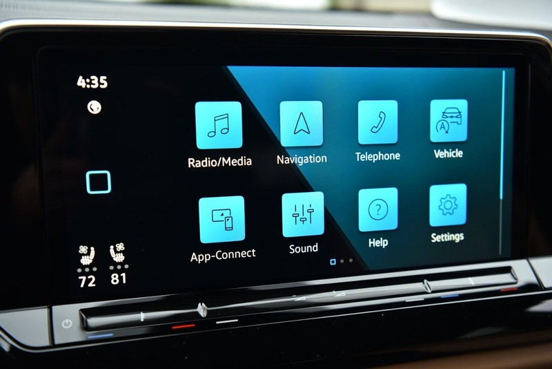Volkswagen Atlas Cross Sport Vehicle Image 17