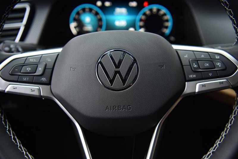 Volkswagen Atlas Cross Sport Vehicle Image 18