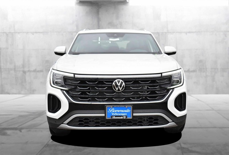 Volkswagen Atlas Cross Sport Vehicle Image 04