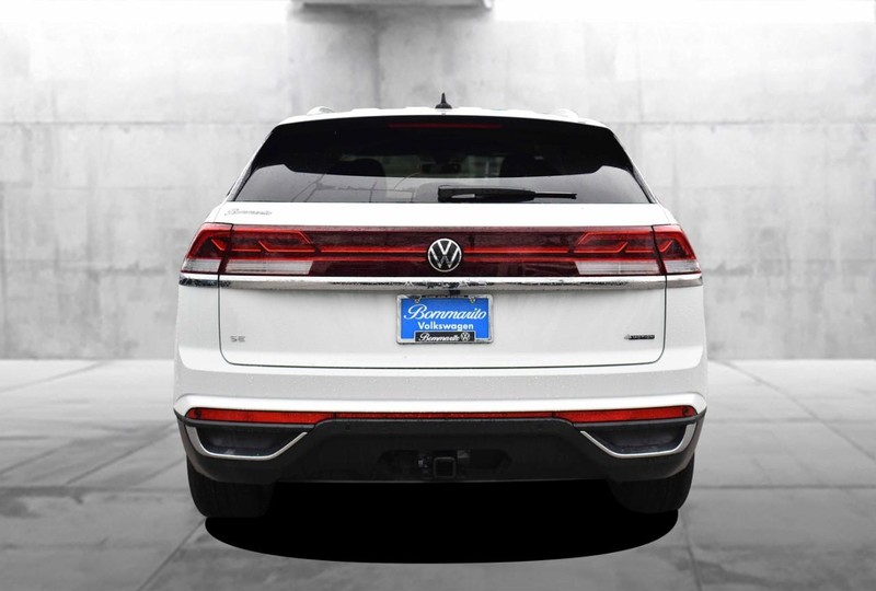 Volkswagen Atlas Cross Sport Vehicle Image 06