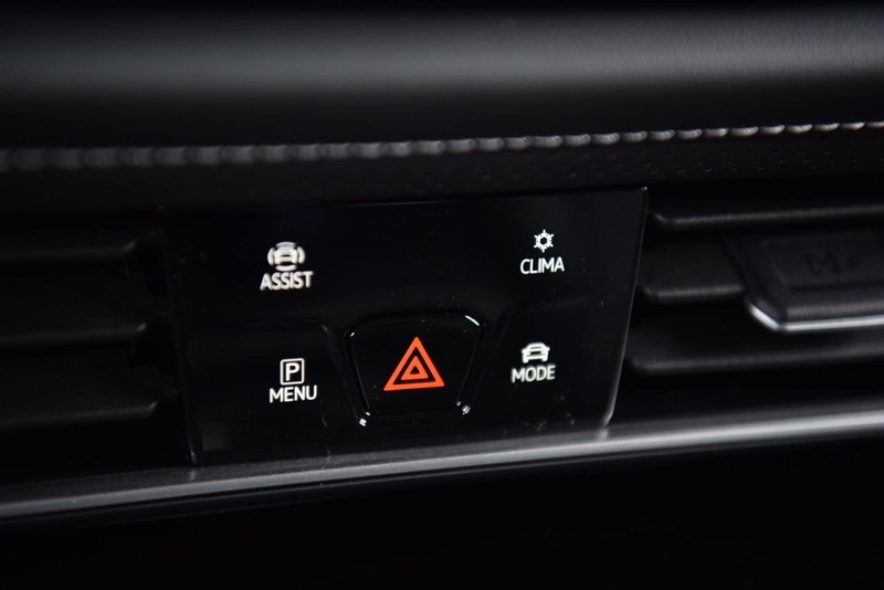 Volkswagen Atlas Cross Sport Vehicle Image 14