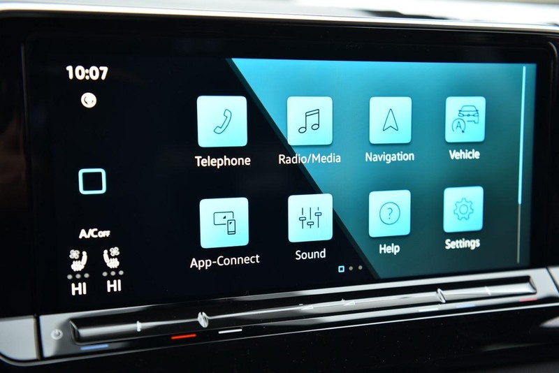 Volkswagen Atlas Cross Sport Vehicle Image 17