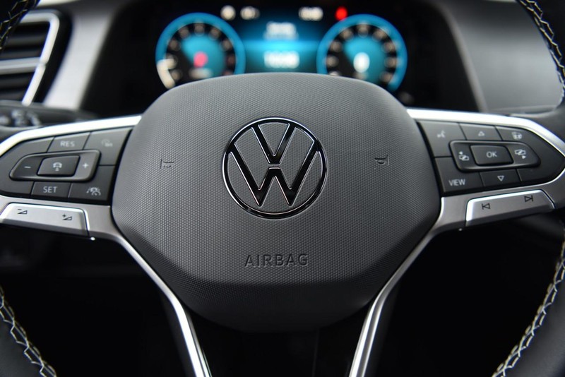 Volkswagen Atlas Cross Sport Vehicle Image 18